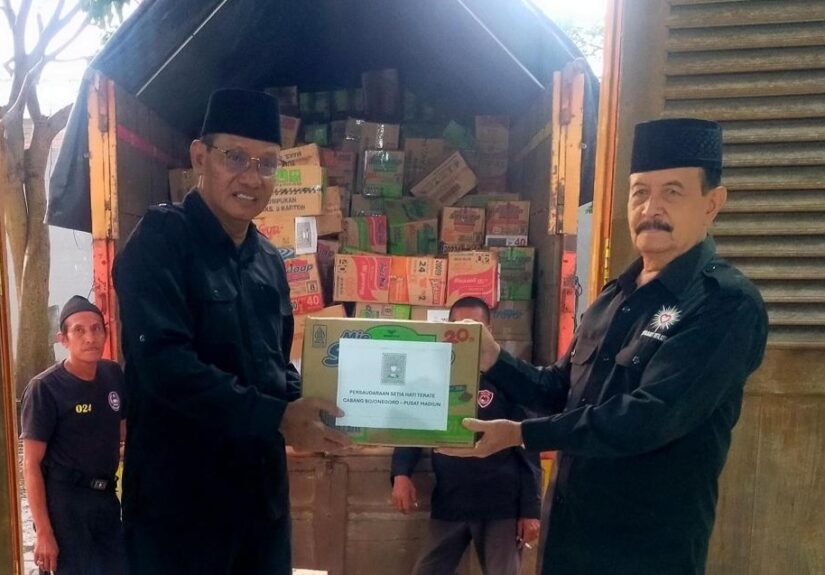 PSHT Cabang Bojonegoro Berangkatkan Dua Truk Bantuan untuk Korban Bencana Sumatera