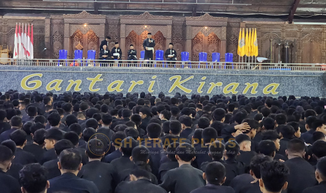 Latihan bersama siswa putih