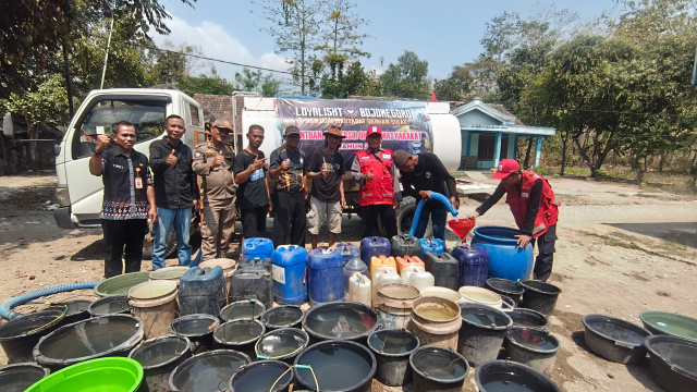 Salurkan Bantuan air bersih